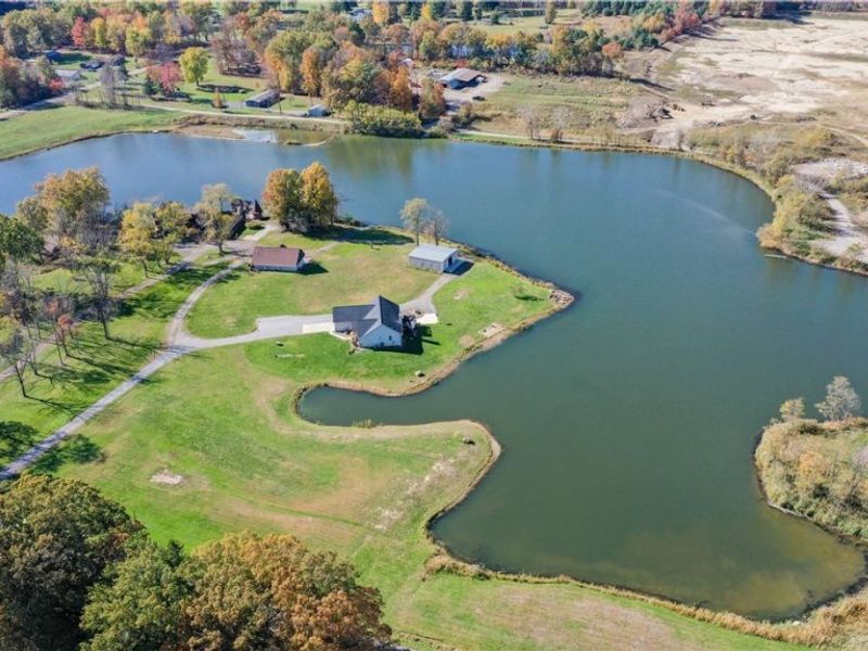 520 S Newton Falls Road, Diamond, OH 44412 Photo 3