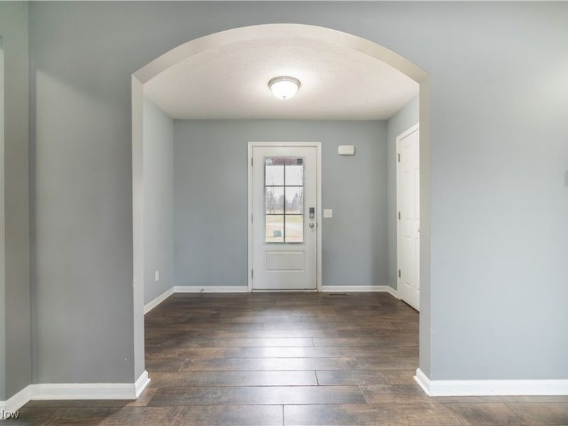 520 S Newton Falls Road, Diamond, OH 44412 Photo 6