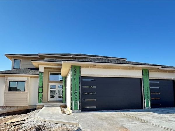 11803 W 181st Terrace, Overland Park, KS 66013