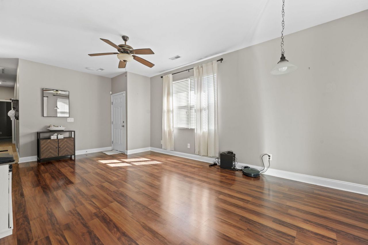 8827 Kellum Drive Photo 7