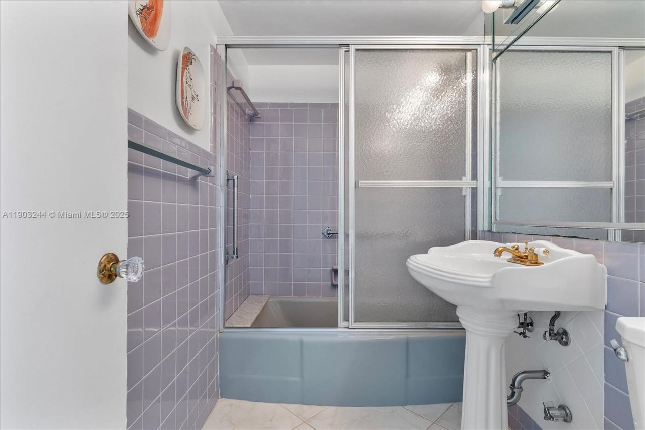 10300 W Bay Harbor Dr, Unit 8B, Bay Harbor Islands, FL 33154 Photo