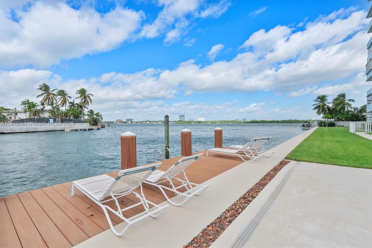 10300 W Bay Harbor Dr, Unit 8B, Bay Harbor Islands, FL 33154 Photo