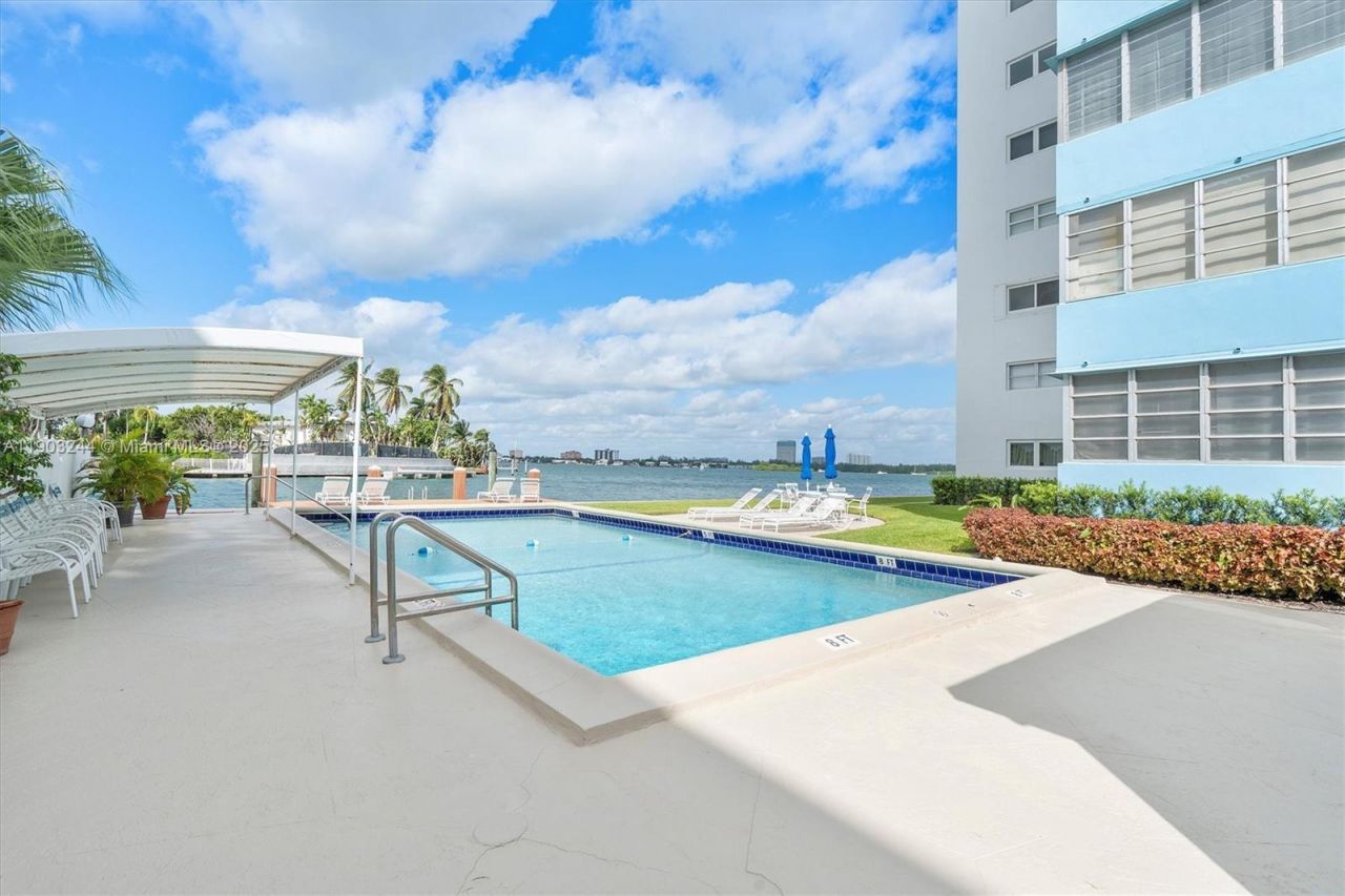 10300 W Bay Harbor Dr, Unit 8B, Bay Harbor Islands, FL 33154 Photo