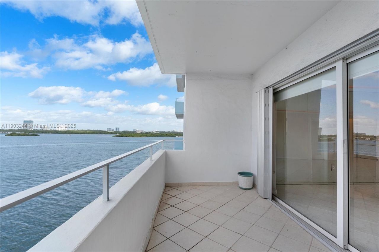 10300 W Bay Harbor Dr, Unit 8B, Bay Harbor Islands, FL 33154 Photo