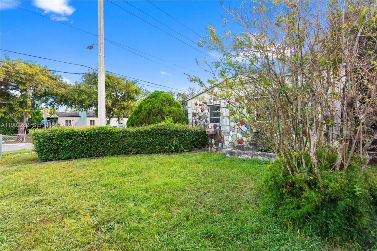 500 NW 46th St, Miami, FL 33127 Photo