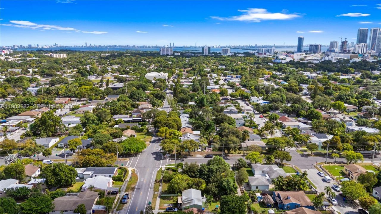500 NW 46th St, Miami, FL 33127 Photo