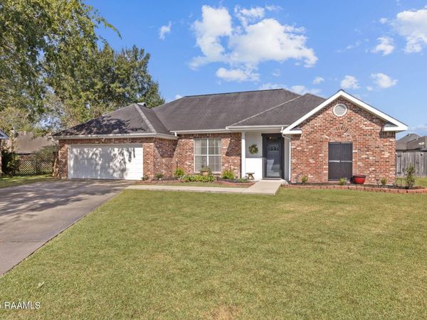 210 Silver Creek Circle, Lafayette, LA 70508