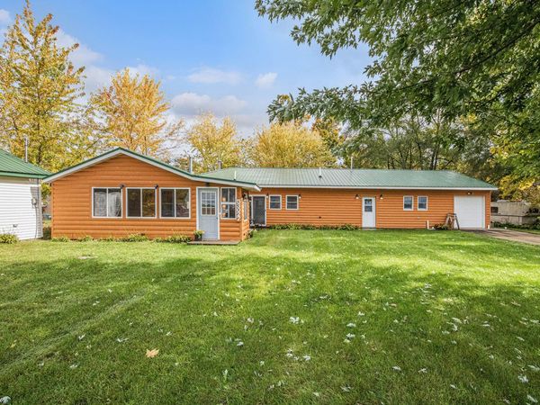 53027 Twin Lakes Road, Dowagiac, MI 49047