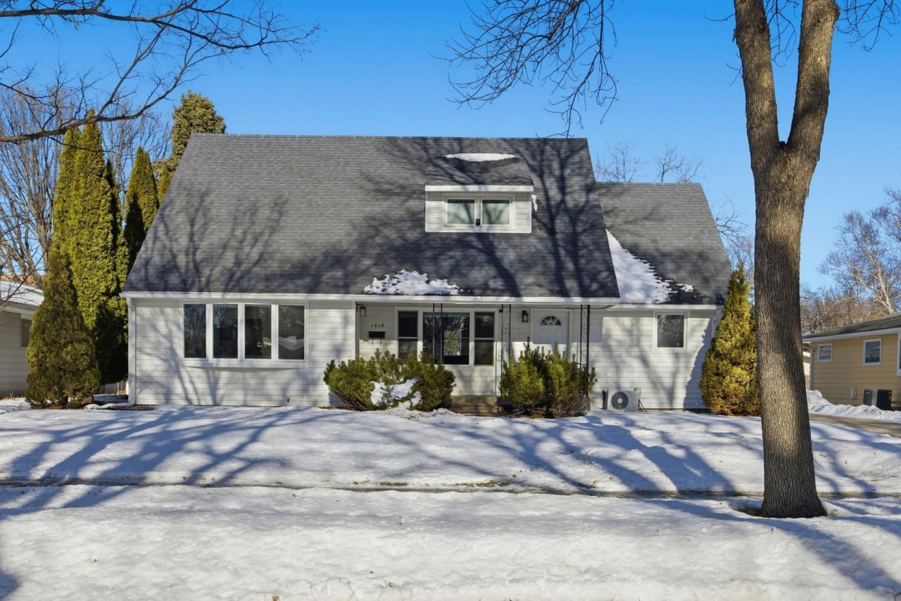 1418 21st Avenue S Moorhead, MN 56560