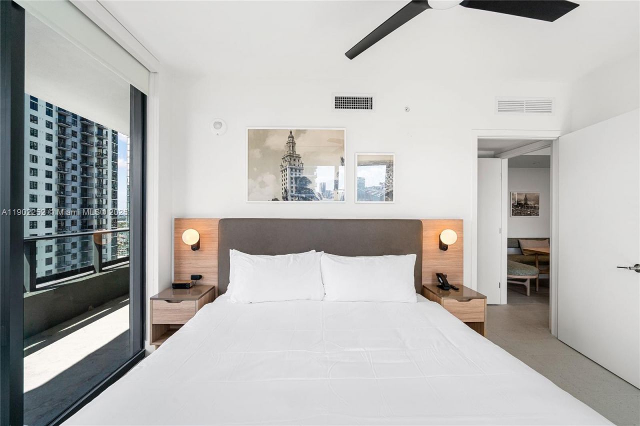 159 NE 6th St, Unit 2405, Miami, FL 33132 Photo