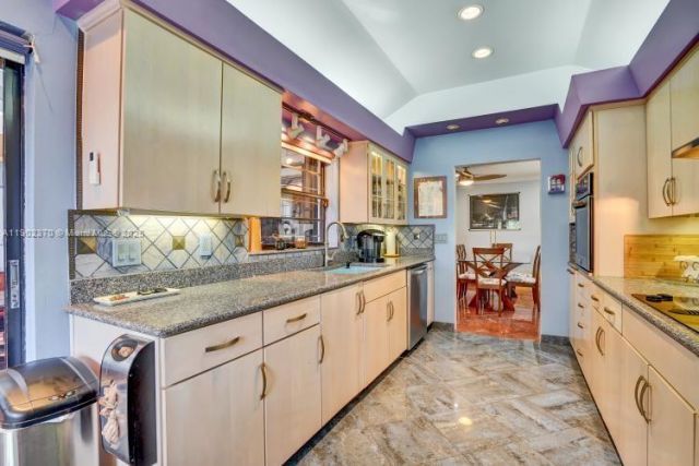 10026 NW 52nd Ter, Doral, FL 33178 Photo