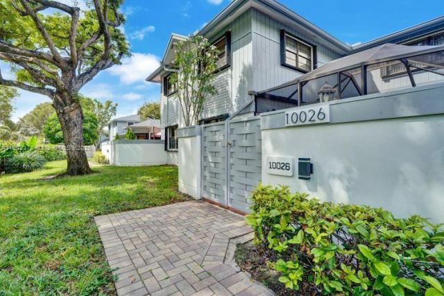 10026 NW 52nd Ter, Doral, FL 33178 Photo