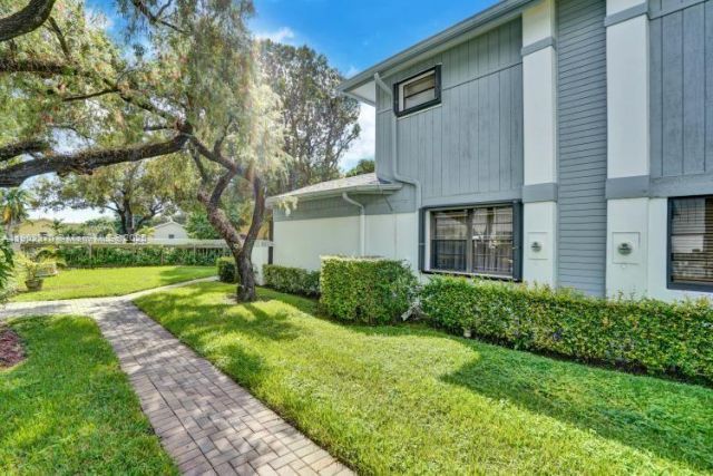 10026 NW 52nd Ter, Doral, FL 33178 Photo