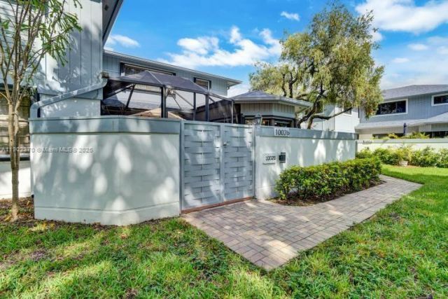 10026 NW 52nd Ter, Doral, FL 33178 Photo