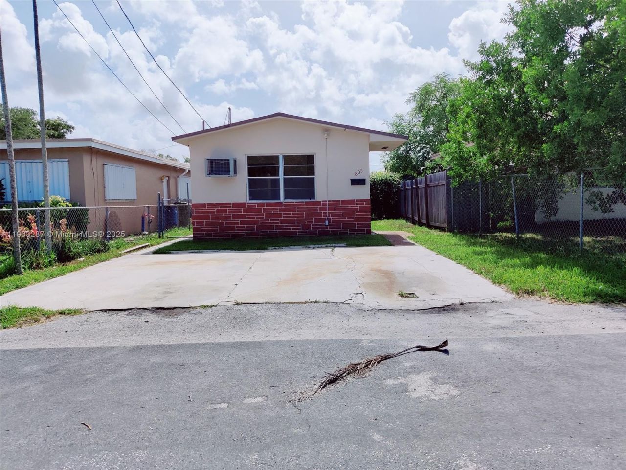 805 NW 3rd Ter, Unit 1, Hallandale Beach, FL 33009 Photo