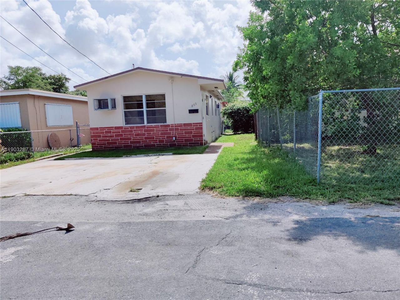 805 NW 3rd Ter, Unit 1, Hallandale Beach, FL 33009 Photo