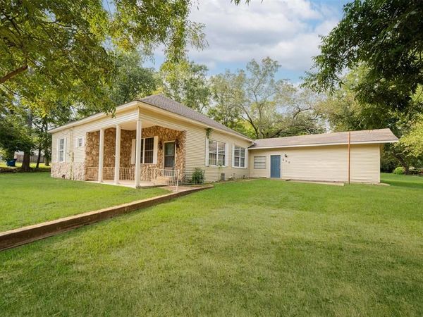 203 E Groves Street , Big Sandy, TX 75755