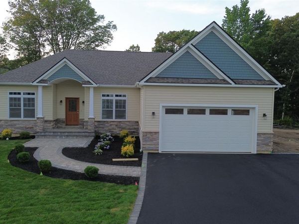 64 Blydenburgh Road, Centereach, NY 11720