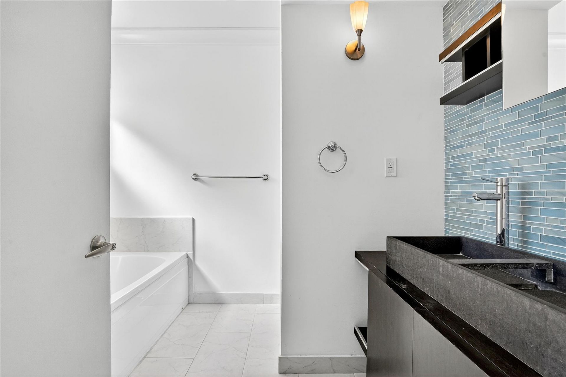 822 NE 19th Avenue, Unit 822, Fort Lauderdale, FL 33304 Photo