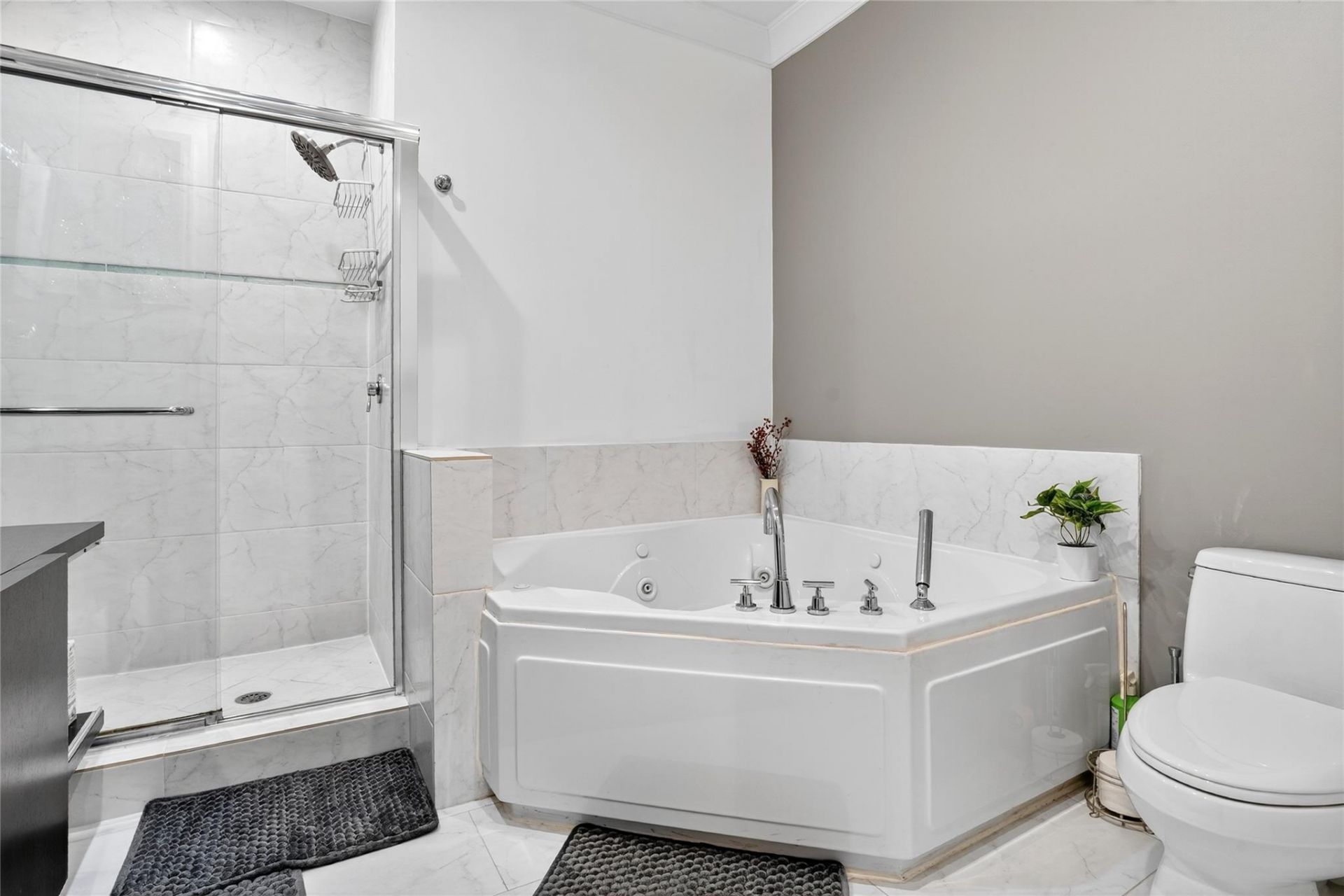 822 NE 19th Avenue, Unit 822, Fort Lauderdale, FL 33304 Photo