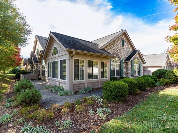 92 Mountain Meadow Circle, Weaverville, NC 28787