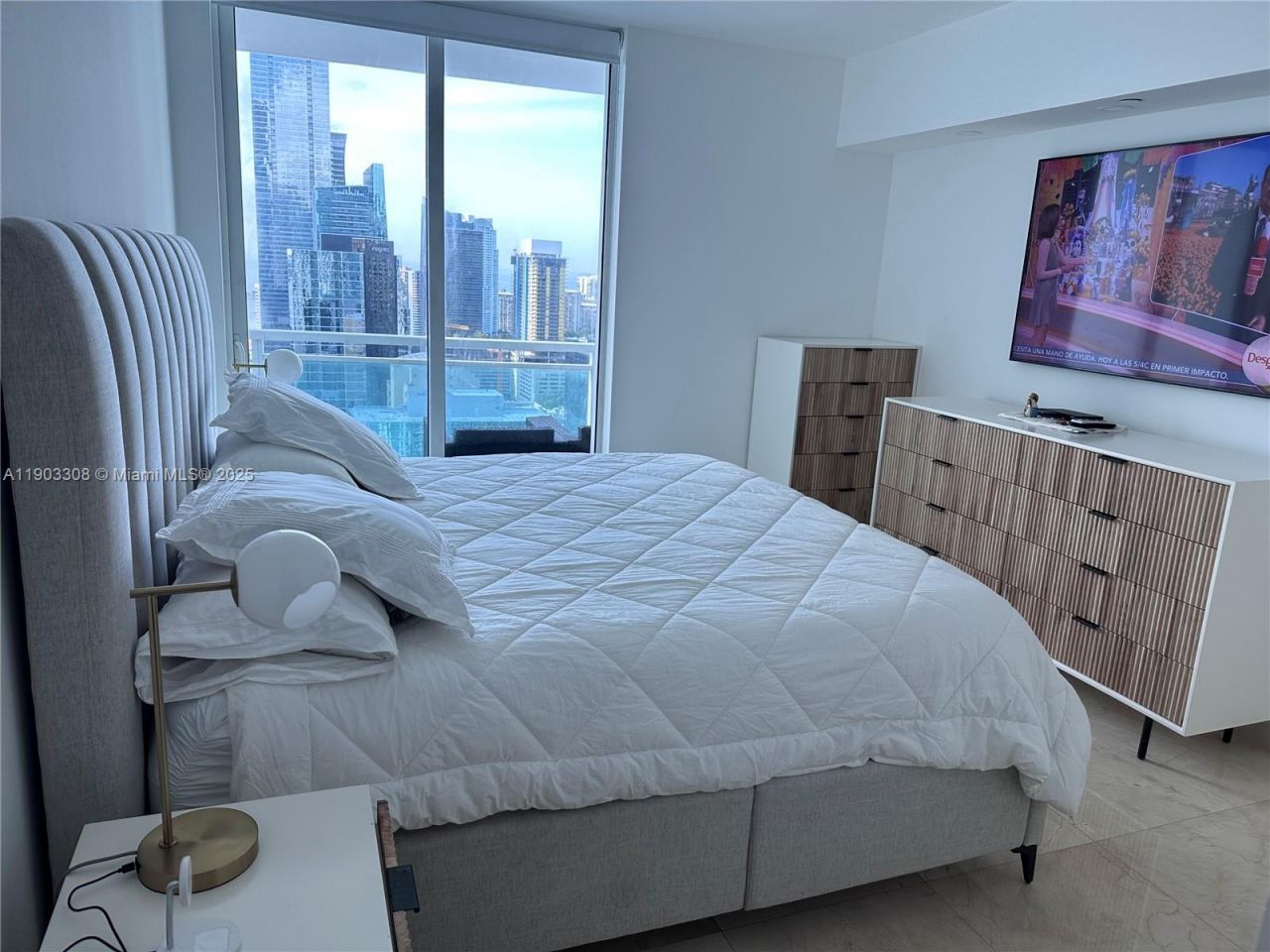 950 Brickell Bay Dr, Unit 3505, Miami, FL 33131 Photo