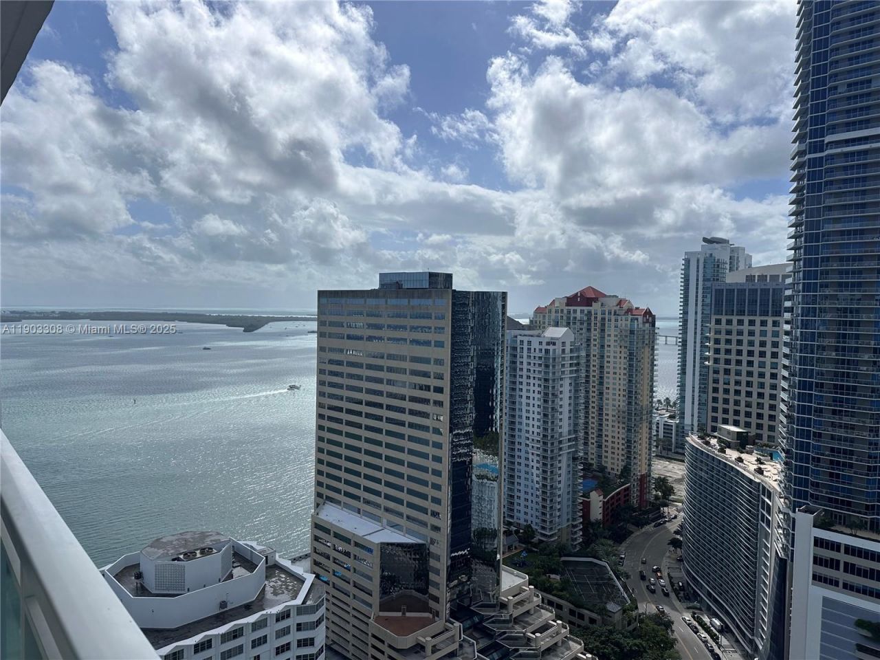 950 Brickell Bay Dr, Unit 3505, Miami, FL 33131 Photo