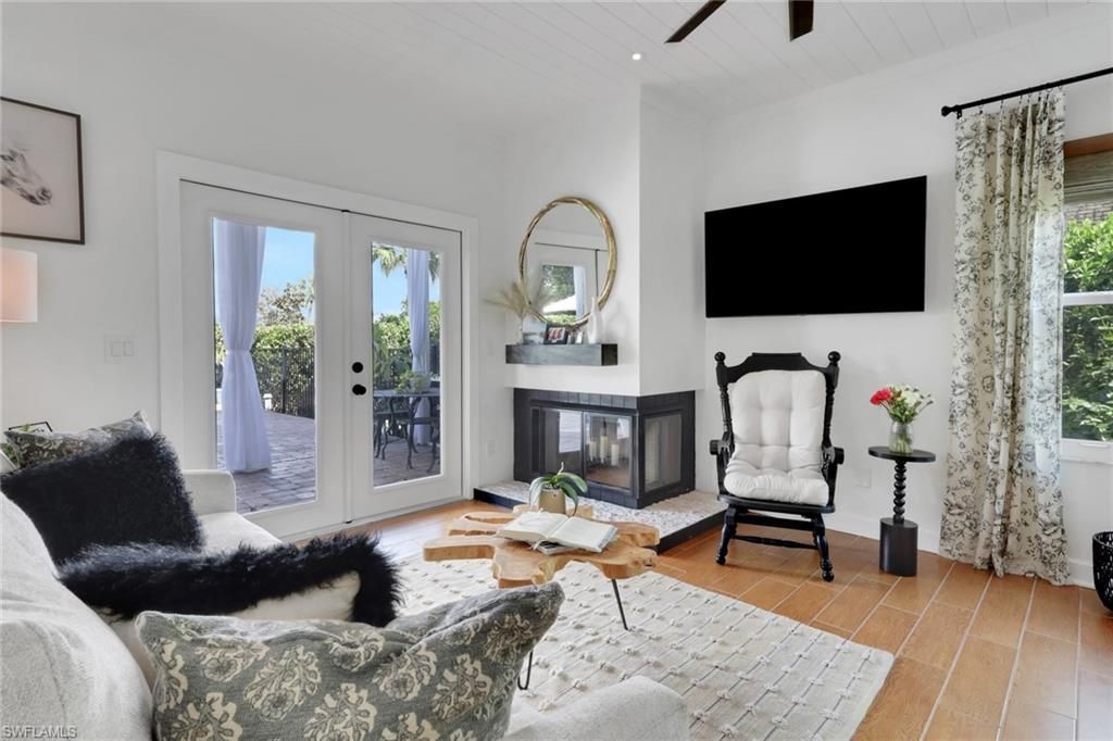 6555 Willow Lake Cir, Fort Myers, FL 33966 Photo