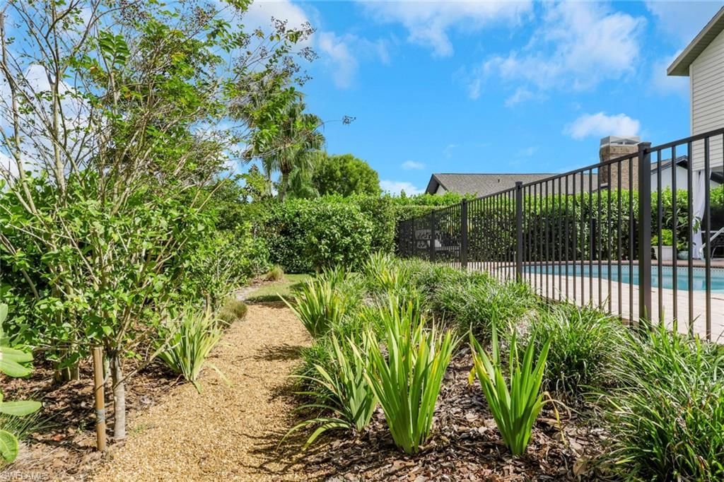 6555 Willow Lake Cir, Fort Myers, FL 33966 Photo