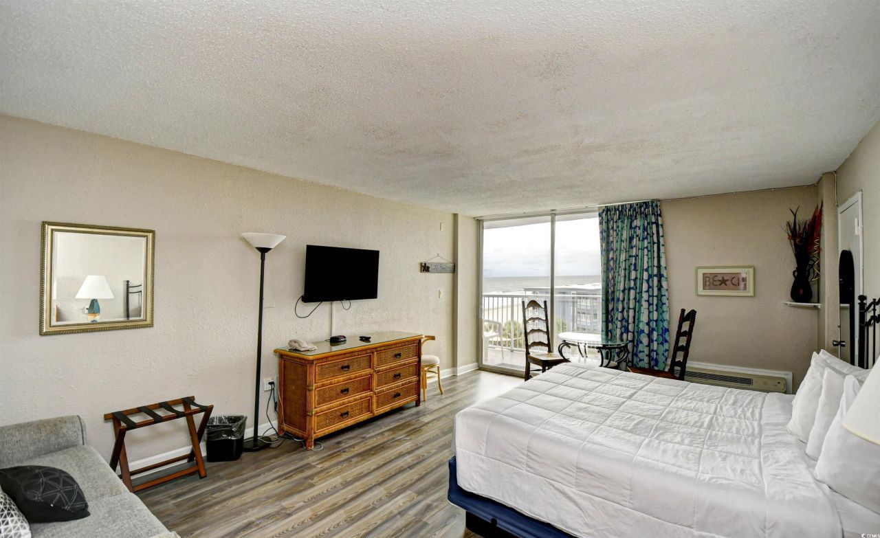 9550 Shore Dr. Photo 4