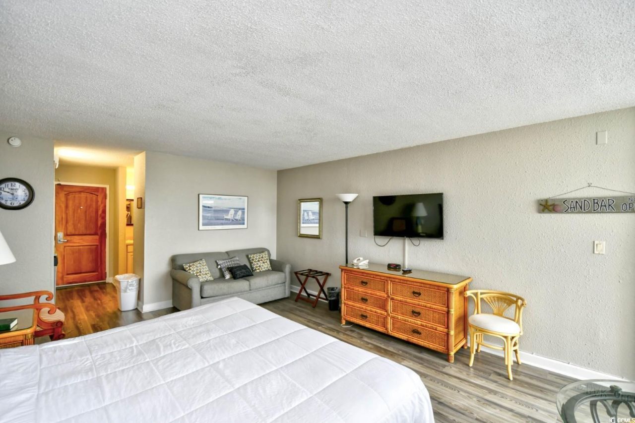 9550 Shore Dr. Photo 5