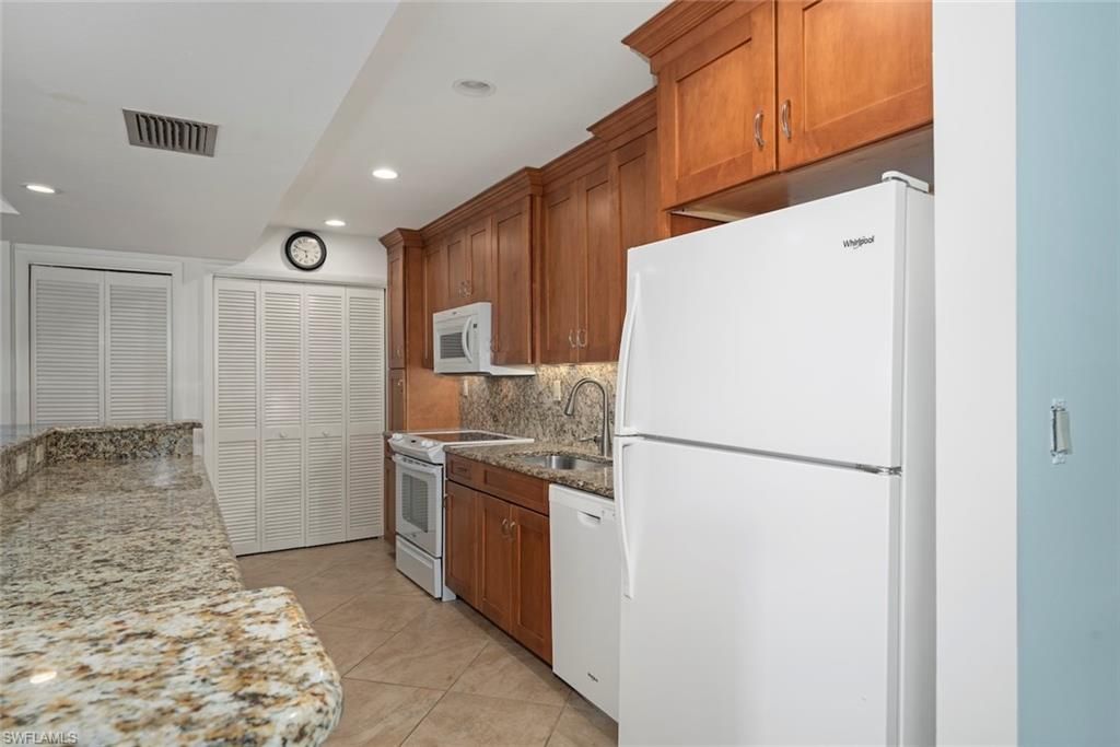 2721 W Gulf Dr, Unit 213, Sanibel, FL 33957 Photo