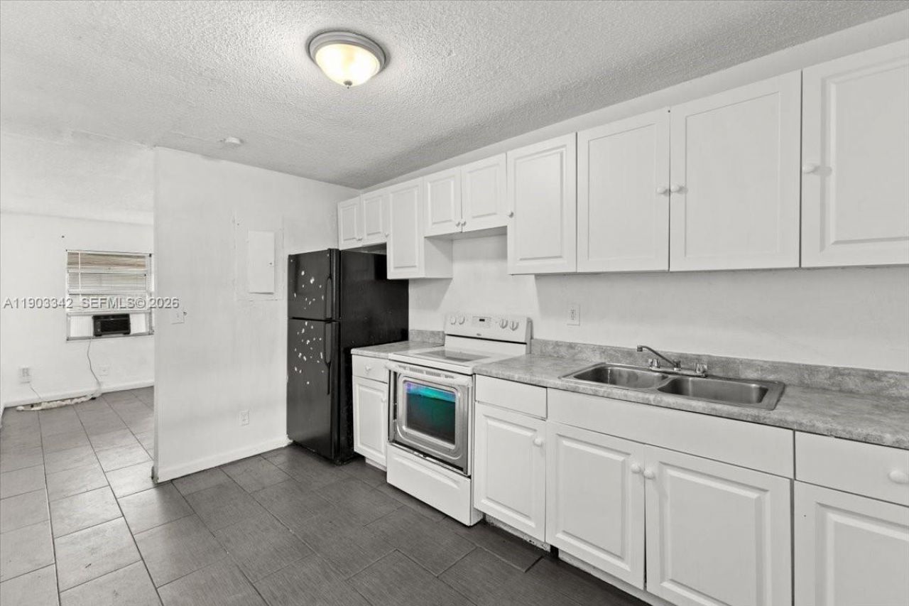 2142 NW 8th St, Fort Lauderdale, FL 33311 Photo