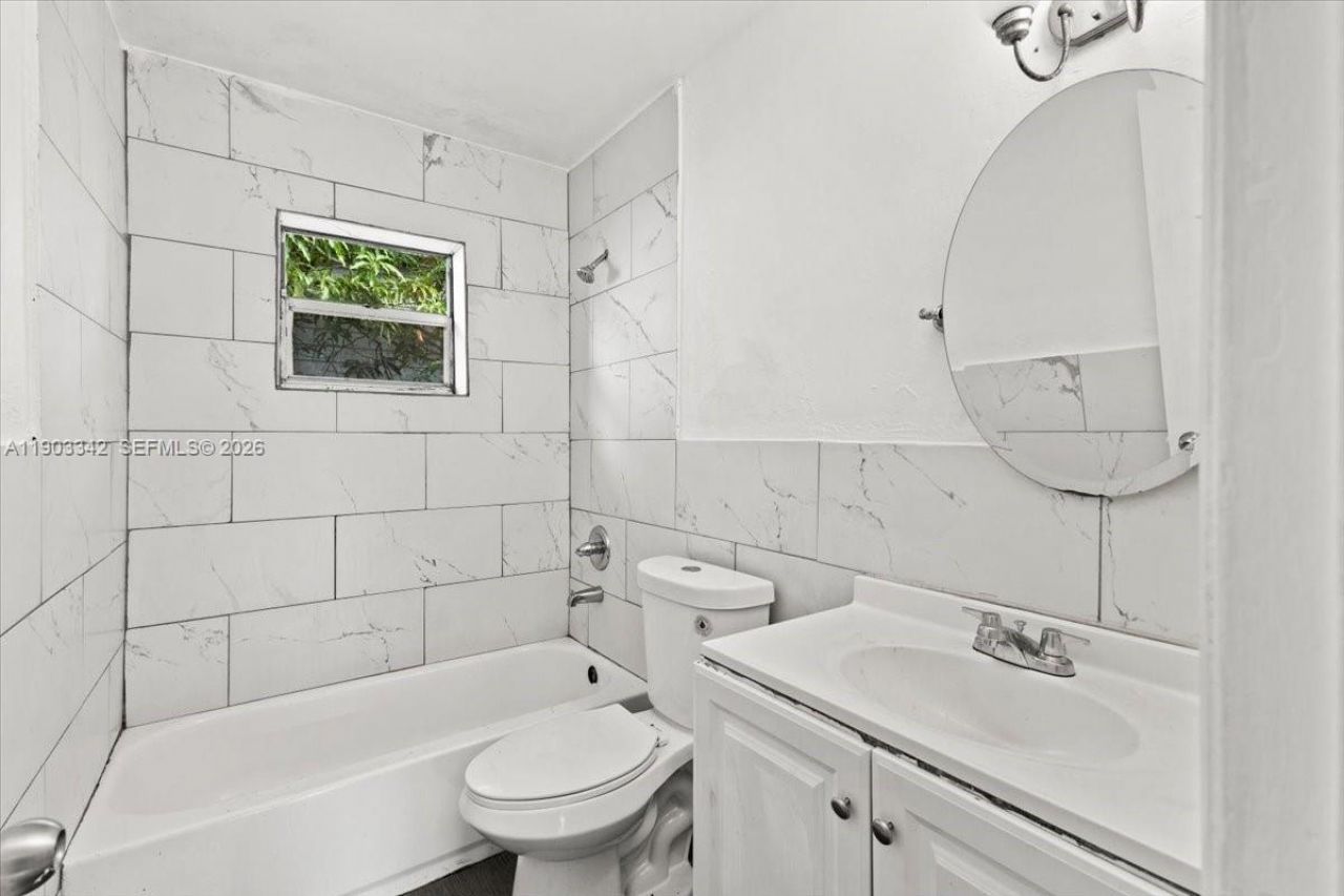 2142 NW 8th St, Fort Lauderdale, FL 33311 Photo