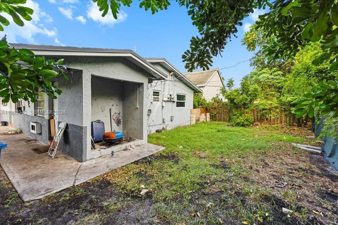 2142 NW 8th St, Fort Lauderdale, FL 33311 Photo