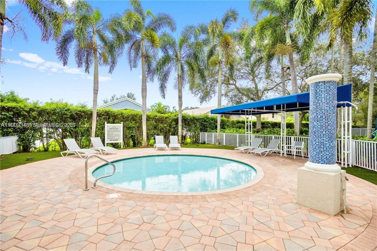 1235 NW 144th Ave, Pembroke Pines, FL 33028 Photo