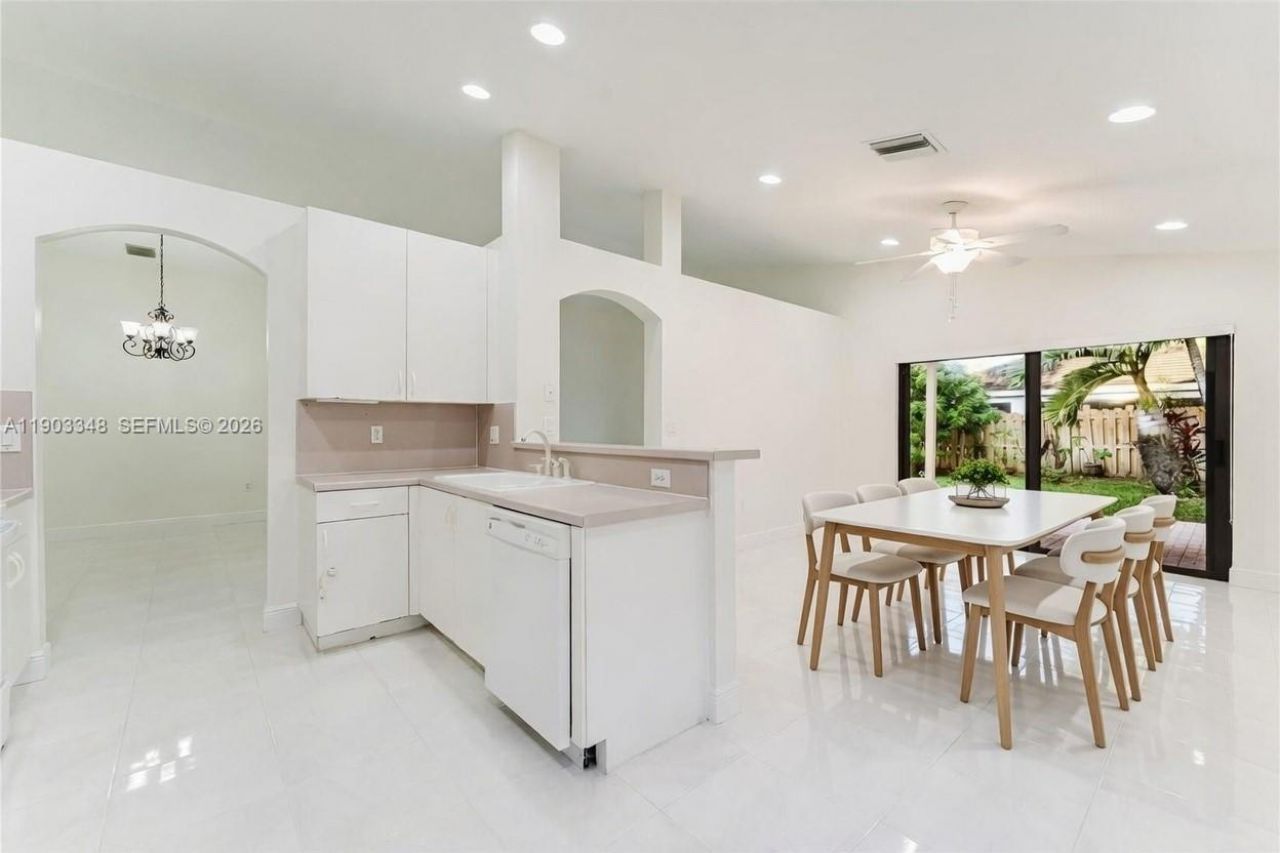 1235 NW 144th Ave, Pembroke Pines, FL 33028 Photo