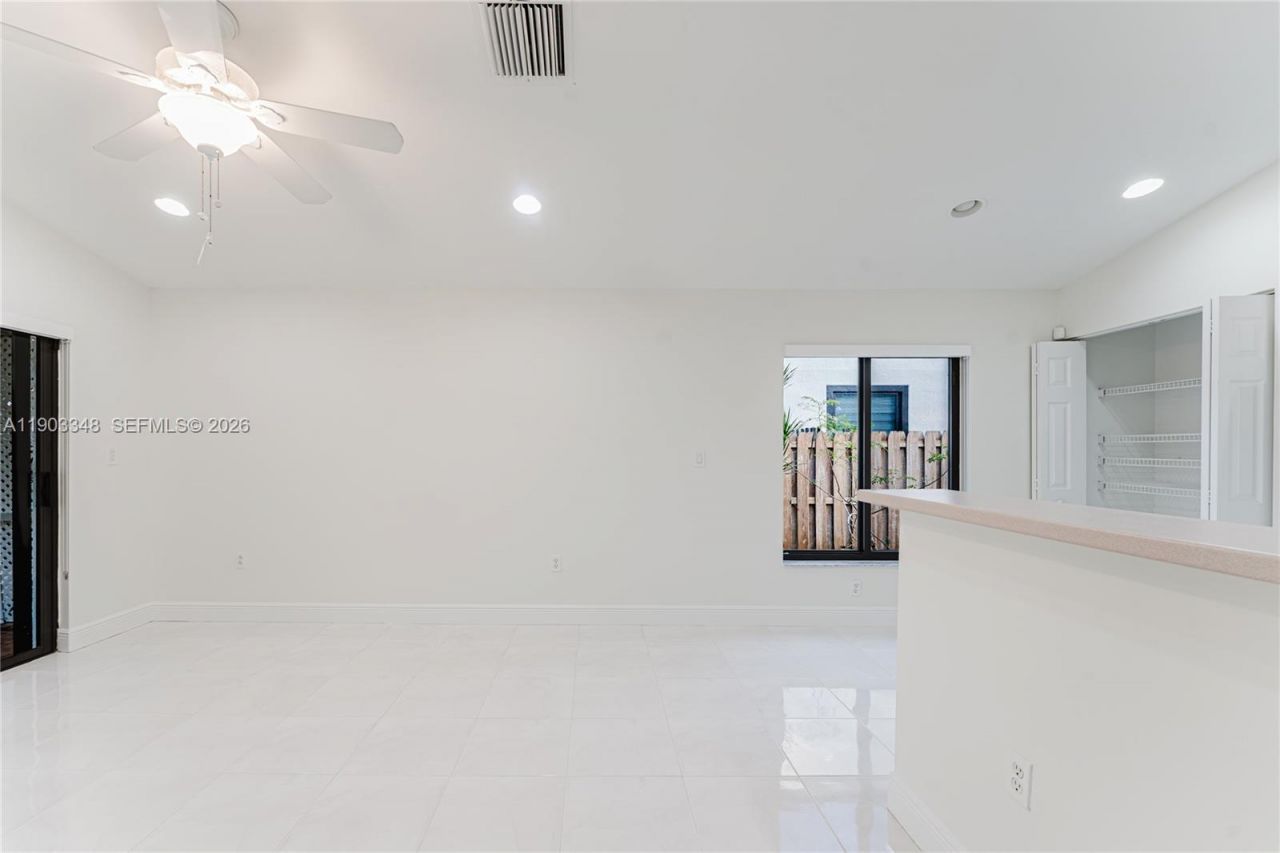 1235 NW 144th Ave, Pembroke Pines, FL 33028 Photo