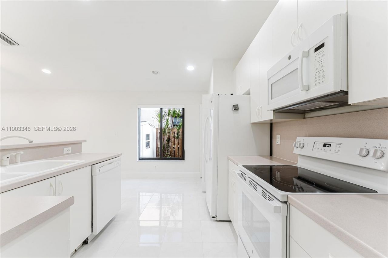 1235 NW 144th Ave, Pembroke Pines, FL 33028 Photo