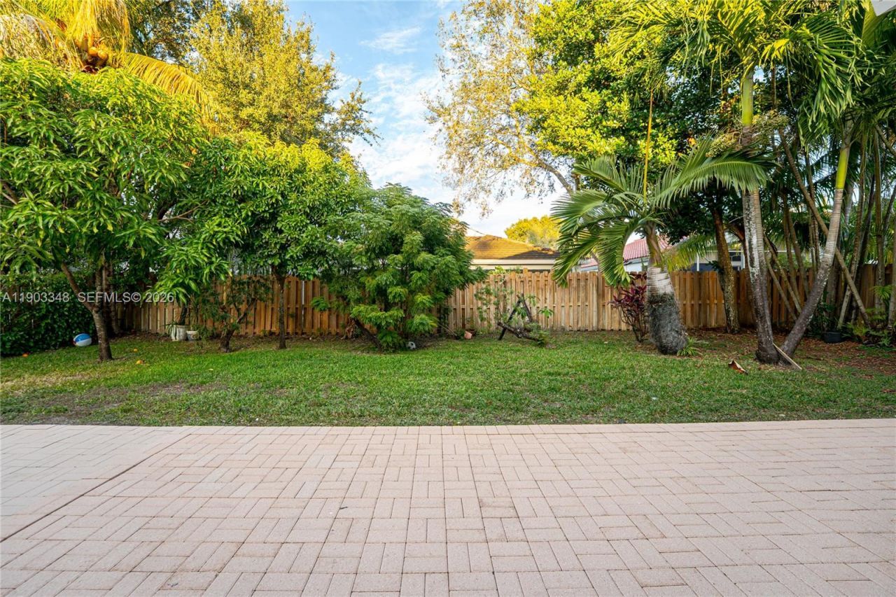 1235 NW 144th Ave, Pembroke Pines, FL 33028 Photo