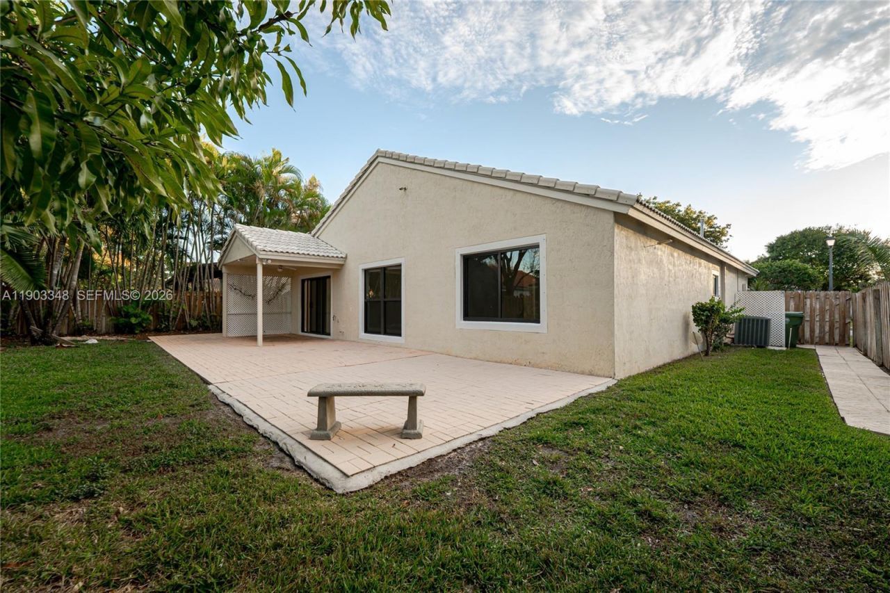 1235 NW 144th Ave, Pembroke Pines, FL 33028 Photo