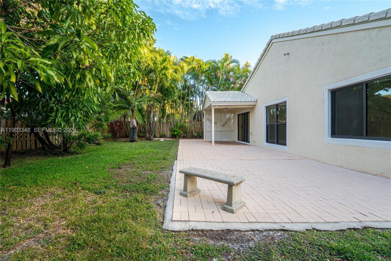 1235 NW 144th Ave, Pembroke Pines, FL 33028 Photo