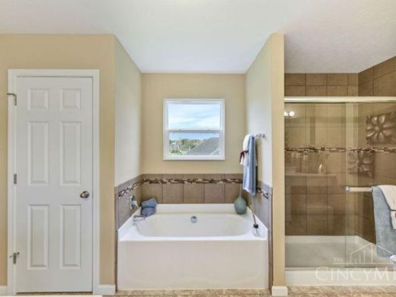 3083 Canvasback Court, Franklin Twp, OH 45005 Photo 12