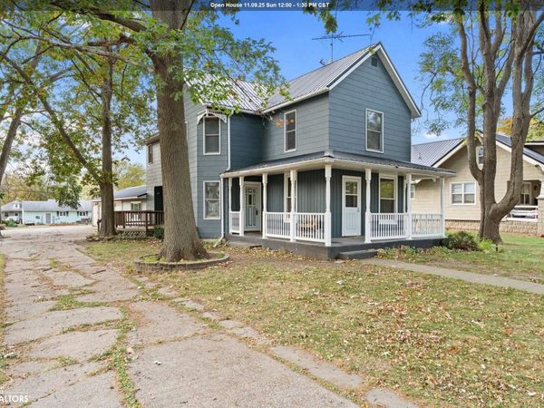 106 S Clark Street, Winfield, IA 52659