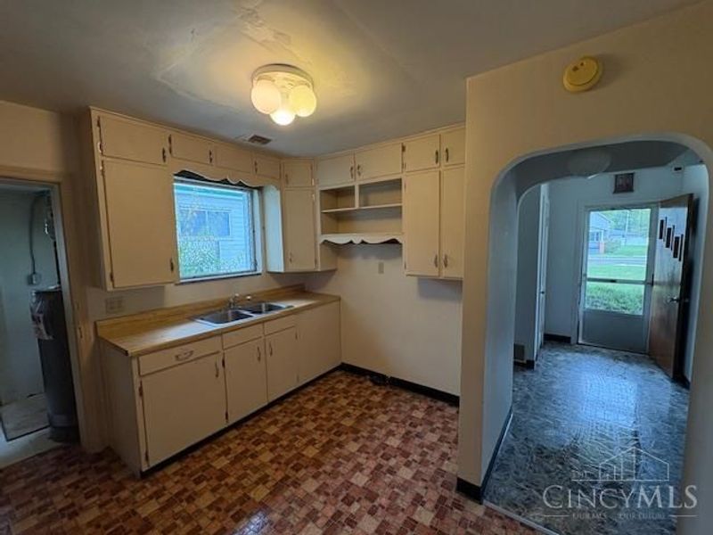 285 S Howard Street, Sabina, OH 45169 Photo 4