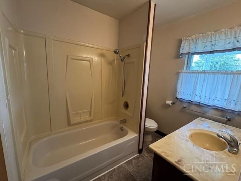 285 S Howard Street, Sabina, OH 45169 Photo 9