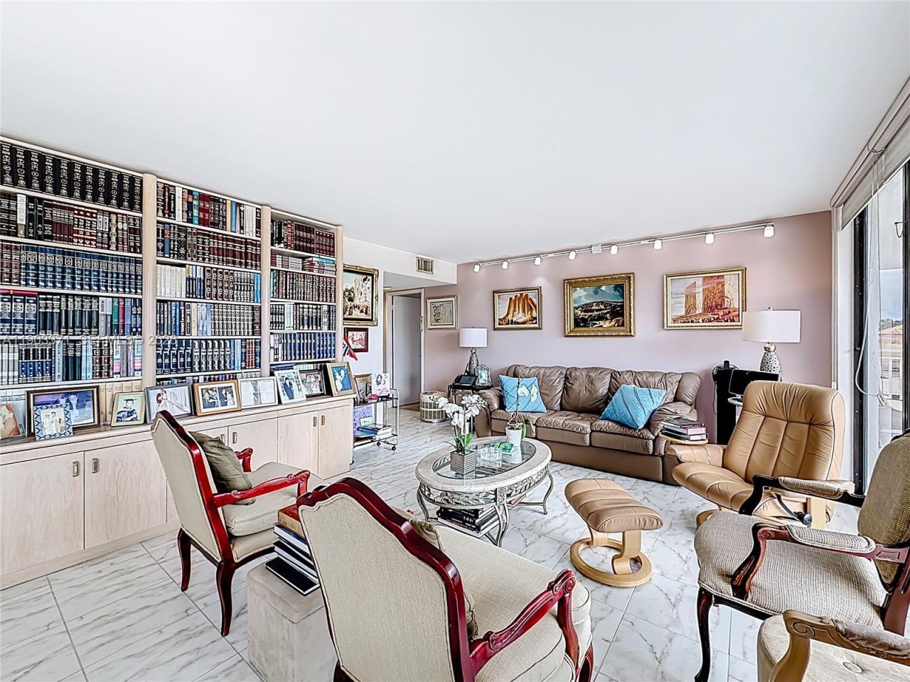 210 174th St, Unit 409, Sunny Isles Beach, FL 33160 Photo