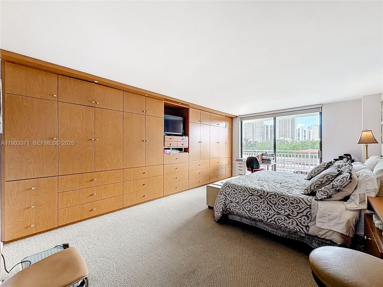 210 174th St, Unit 409, Sunny Isles Beach, FL 33160 Photo