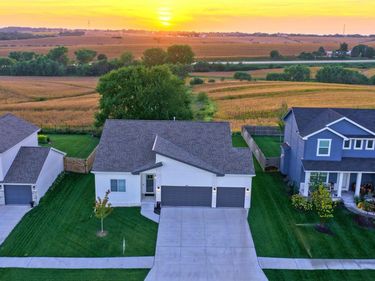 8008 S 200 Street, Gretna, NE 68028