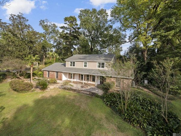 4560 Bluebell Dr, Baton Rouge, LA 70808